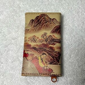 Women’s wallet made of genuine leather made in Korea.